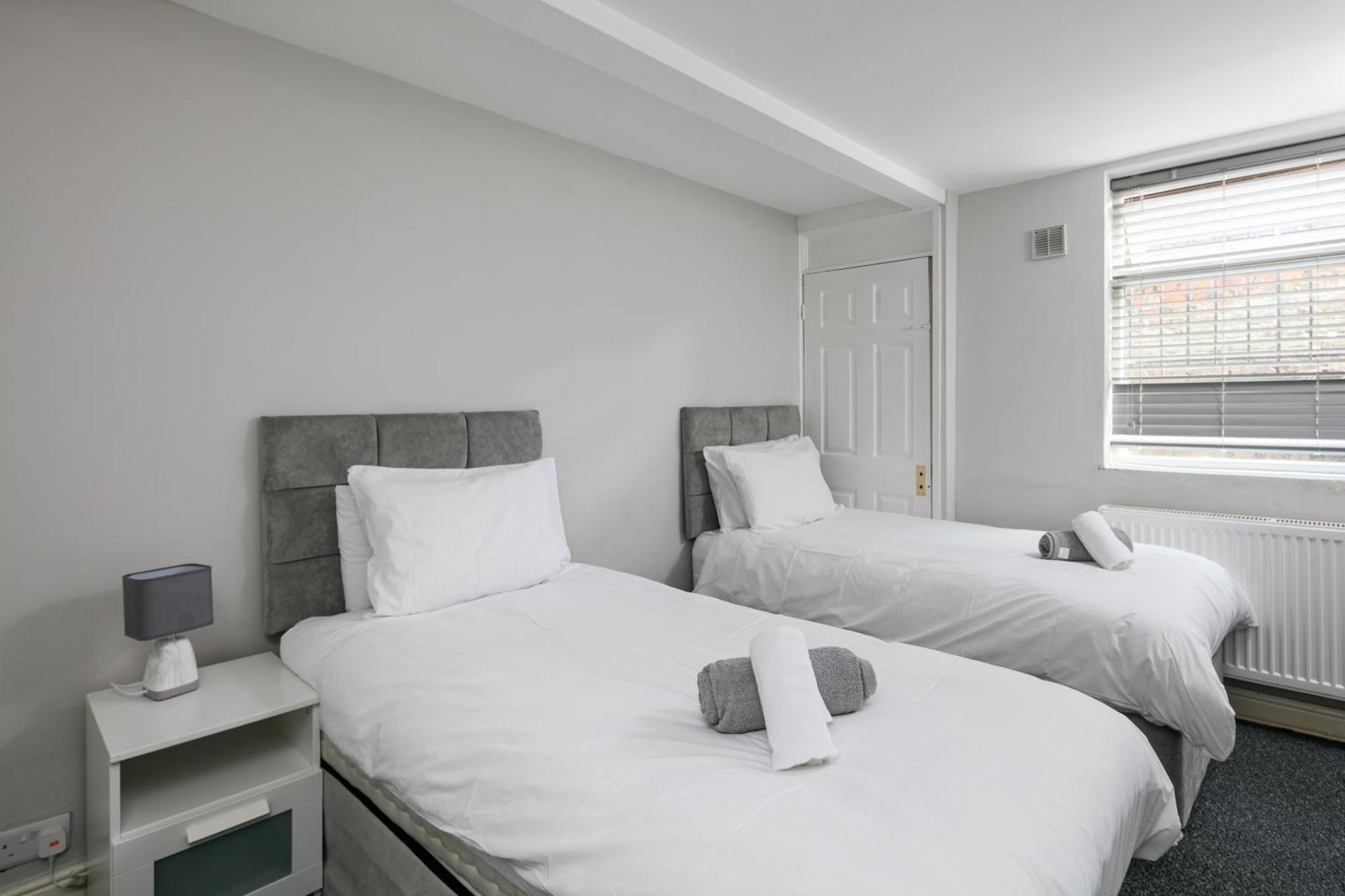 Benoit Apartments Manchester Bagian luar foto